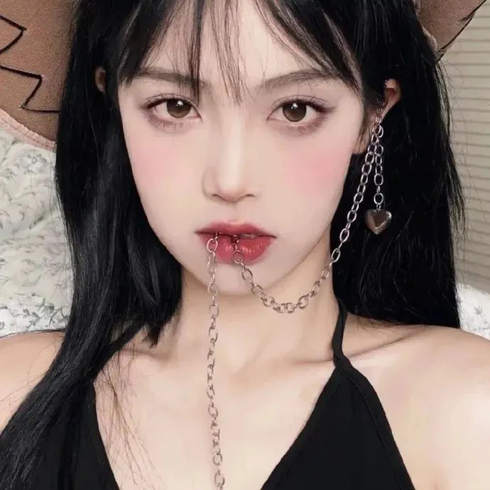 退婚后，大小姐又美又飒